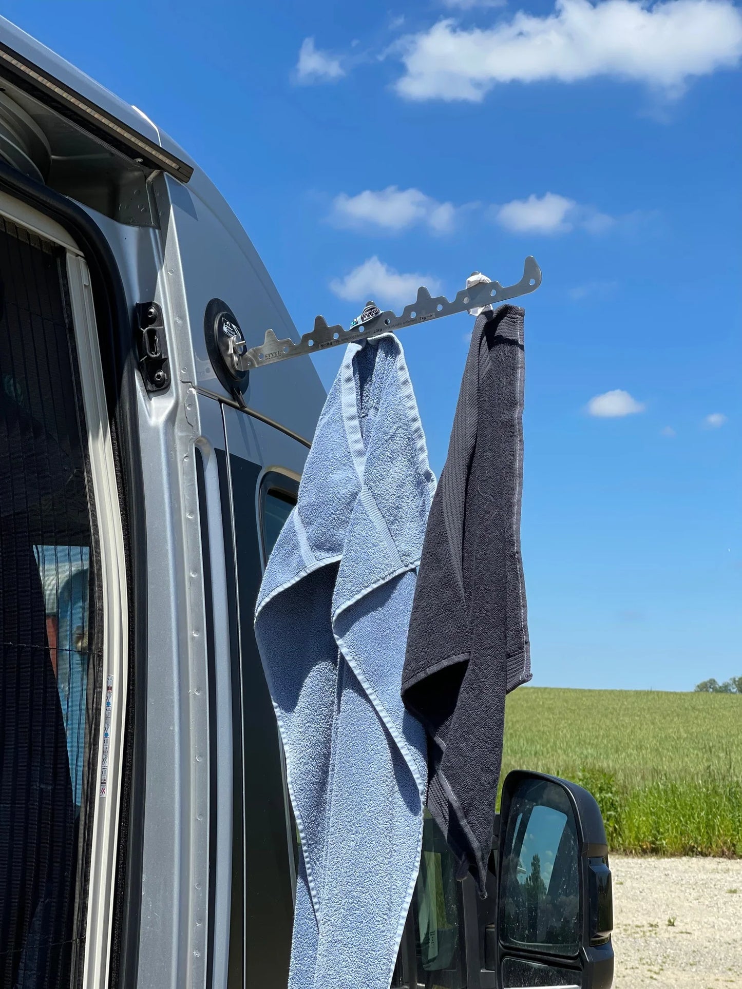 Magnethalterset für die Markisenstützfüße an Blechkarosserien für Bus, Van und Kastenwagen / optionales Zubehör