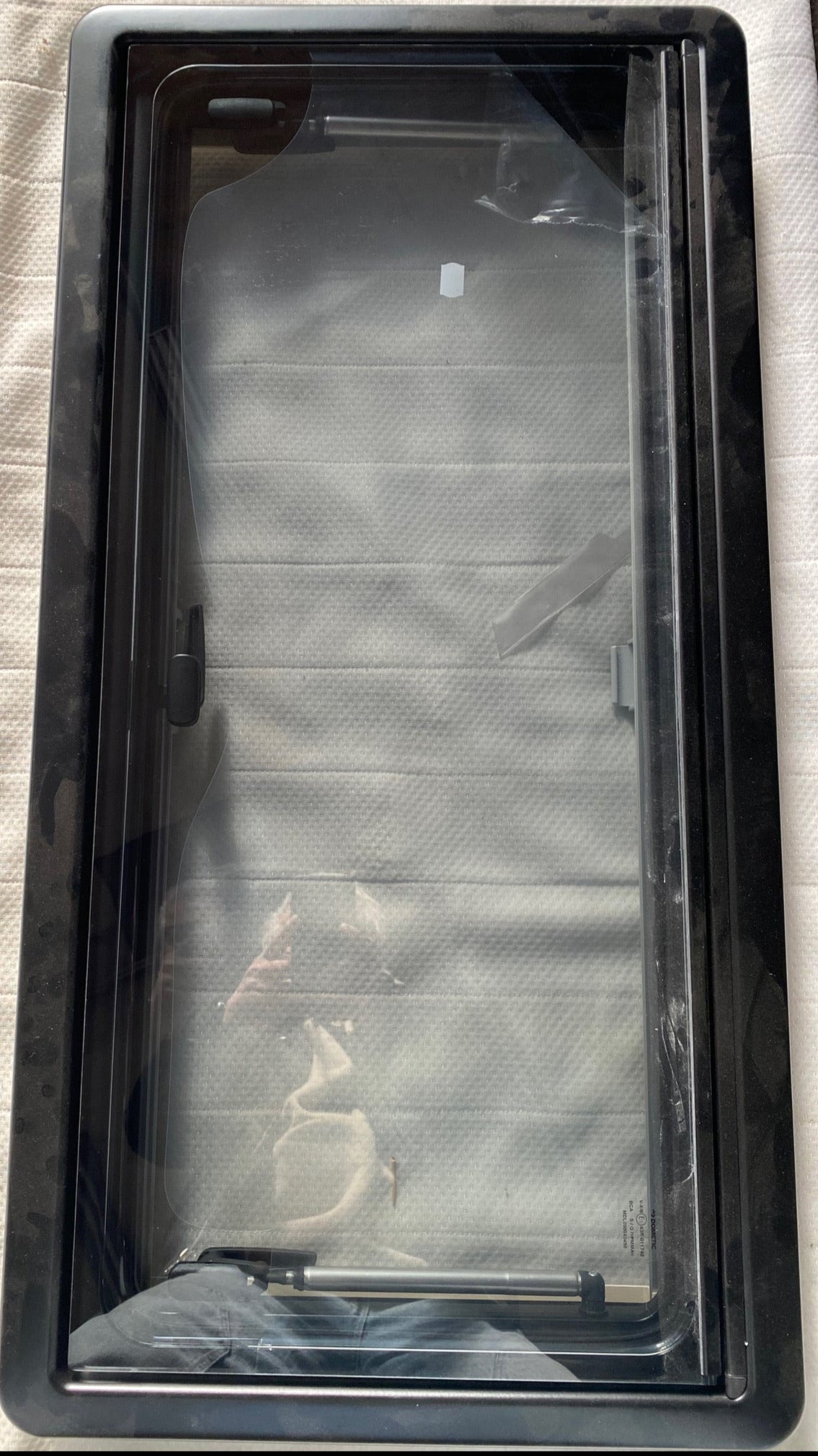 DOMETIC S4 Ausstellfenster 900x450 70% getönt
