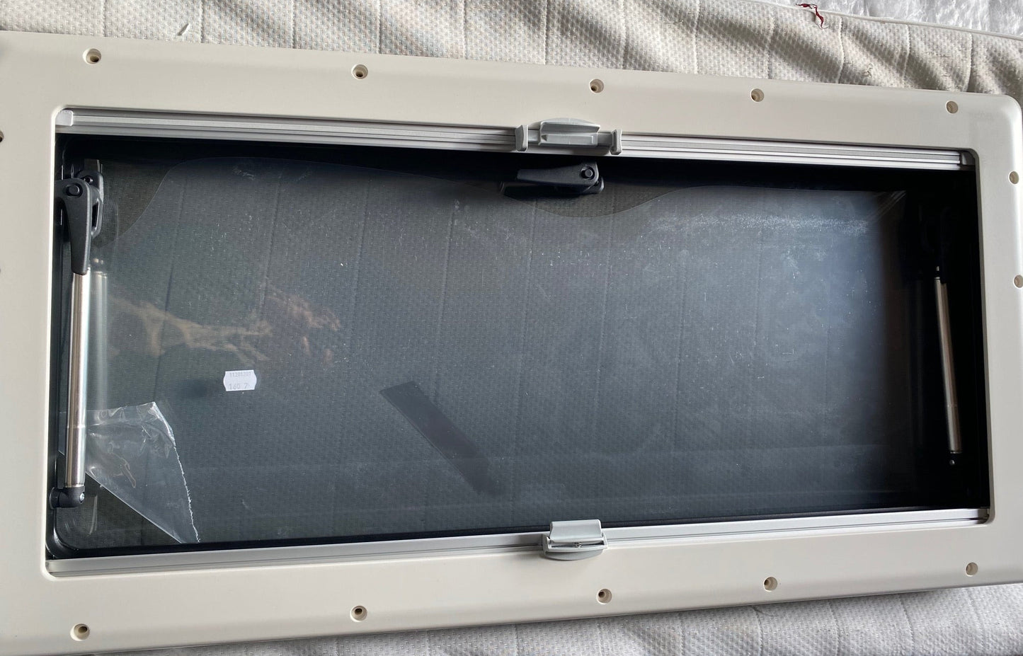 DOMETIC S4 Ausstellfenster 900x450 70% getönt