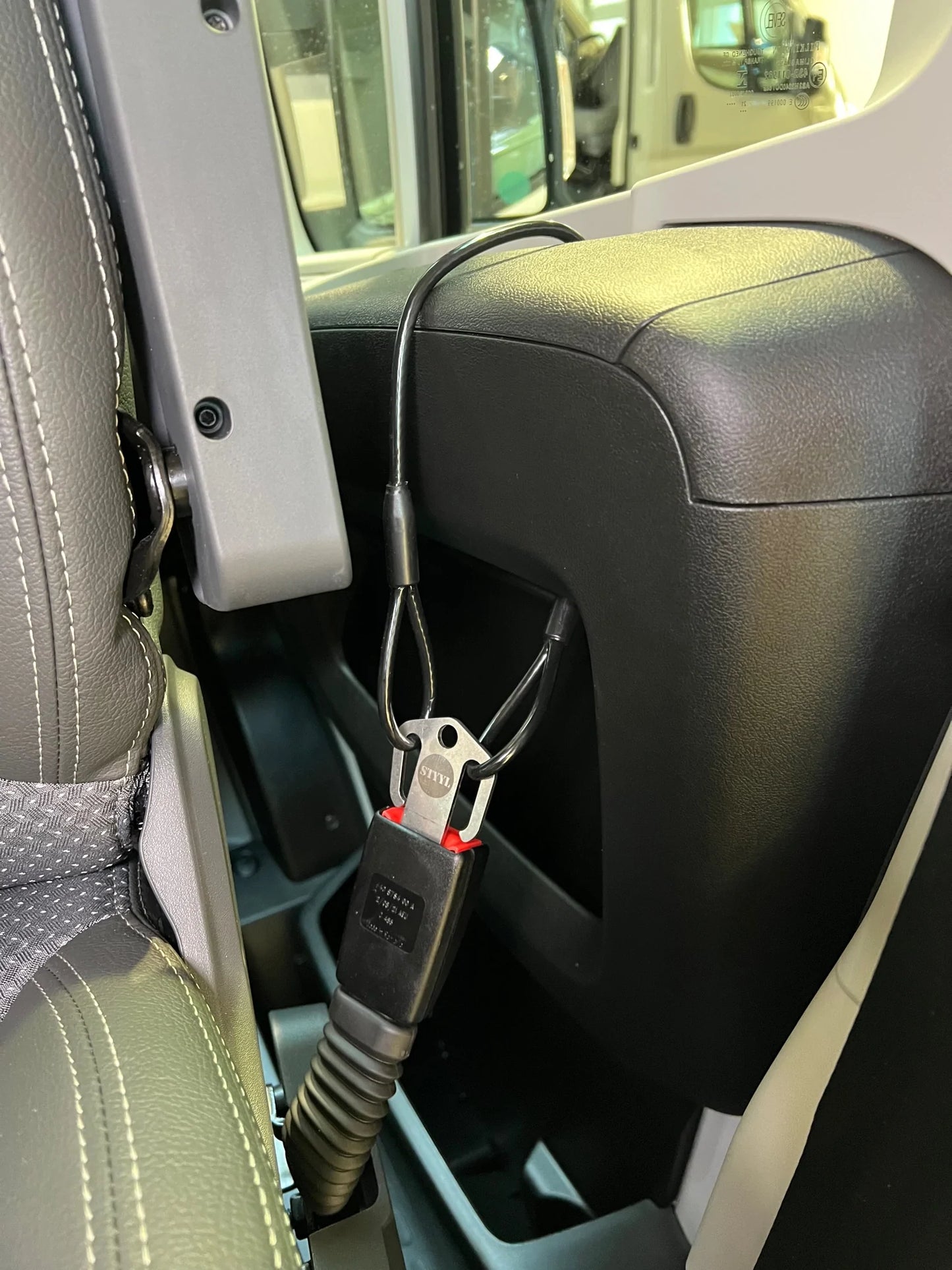 Lock-Y-Door die Zusatzsicherung passend für Kastenwagen